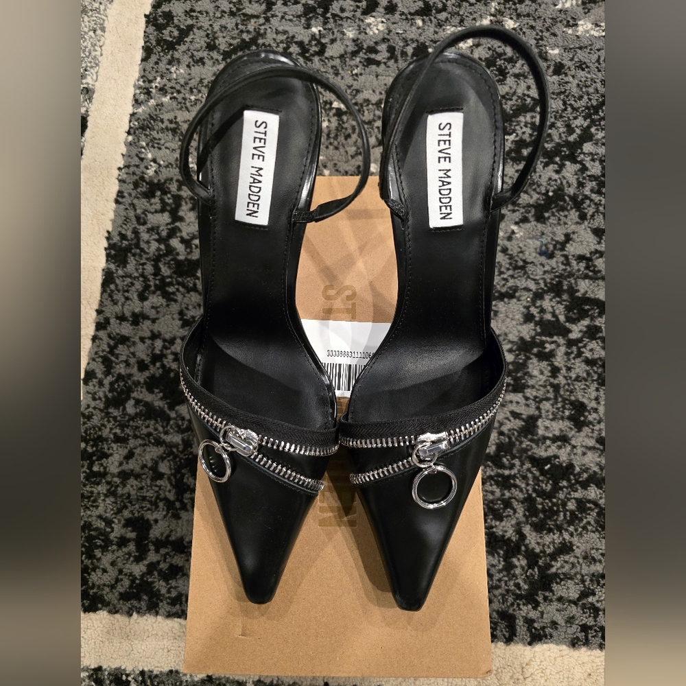 Steve Madden size 11  Dipper Pumps (black)